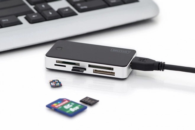 čítačka pamäťových kariet 5-portová USB 3.0 SuperSpeed