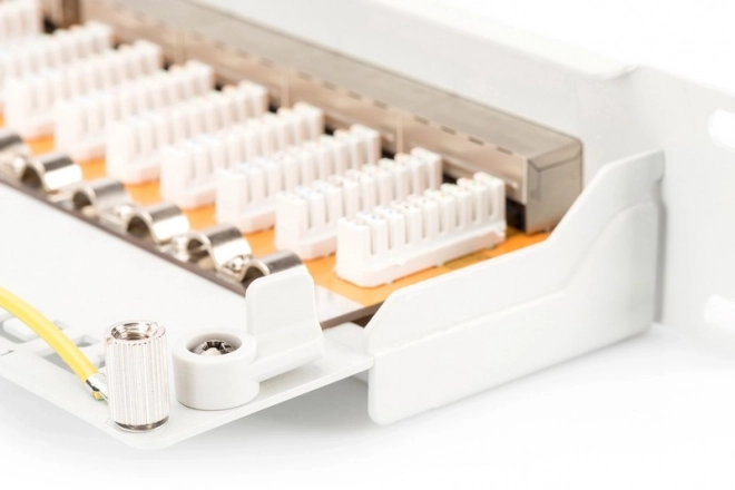 Patch panel 19" 24 portov kat.6 s káblovým držiakom, šedý