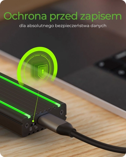Obudowa pre NVMe SSD s RGB osvetlením