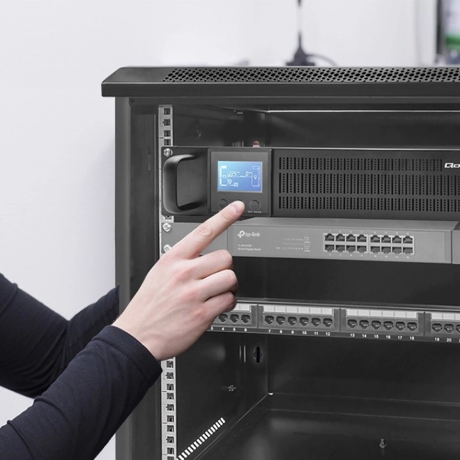 Záložný zdroj UPS RACK 1kVA 800W s LCD