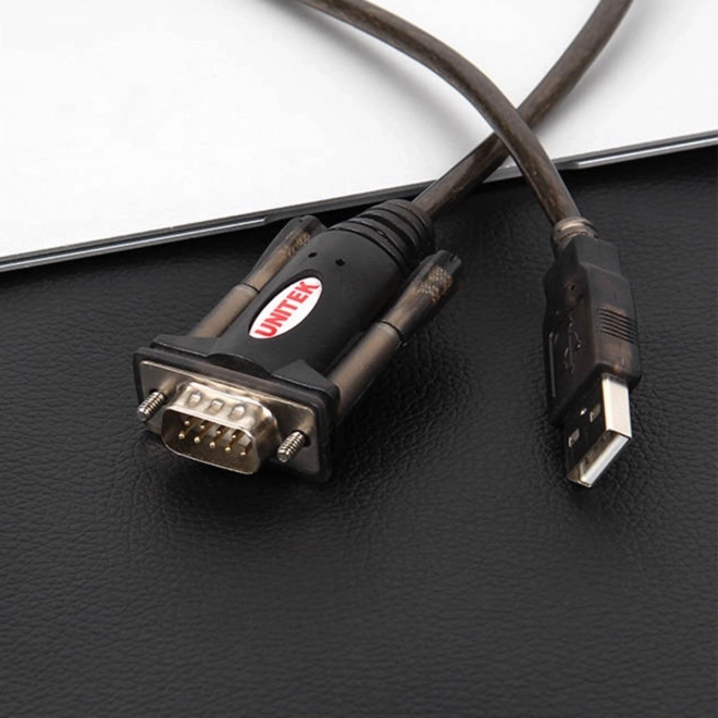 Adaptér USB na RS-232 so špecializovaným adaptérom