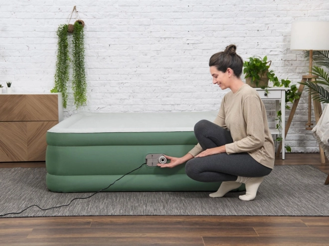 Dvojitý samonafukovací matrac Bestway s pumpou 203x152x46 cm