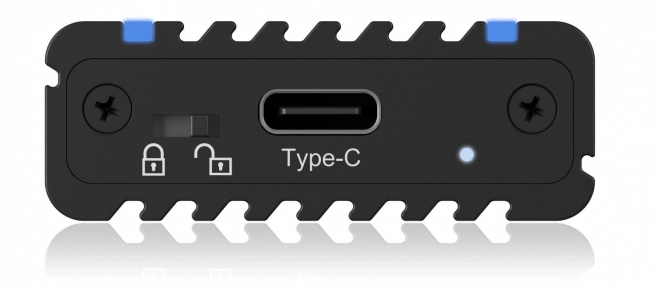 Obudowa pre NVMe SSD s RGB osvetlením