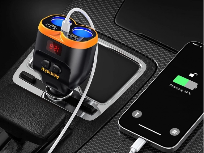 Rýchlo nabíjajúci rozdvojka do auta s dvomi USB-A a jedným USB-C portom