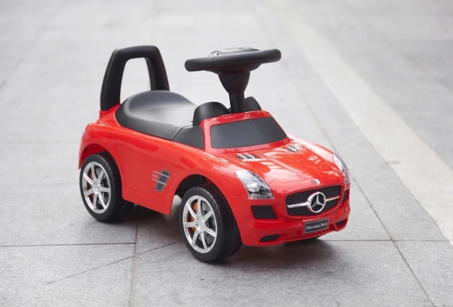 Červené odrážadlo Mercedes SLS