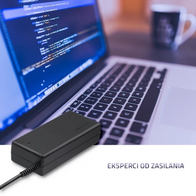 Univerzálny adaptér napájania pre notebooky Qoltec