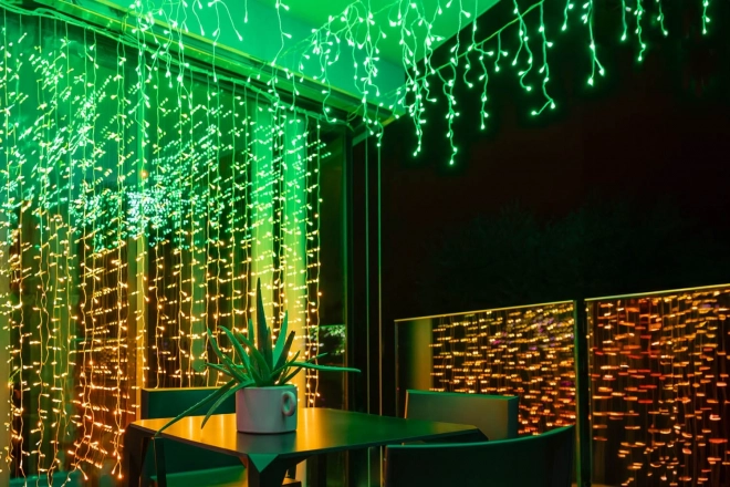 Inteligentné svetelné reťaze Twinkly Icicle 190 RGBW LED