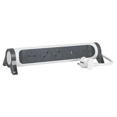 Predlžovací kábel s ochranou proti prepätiu a USB A/C, 1,5 m