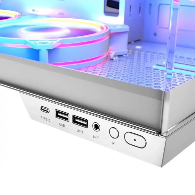 USB‑C a integrovaný ARGB kontrolér