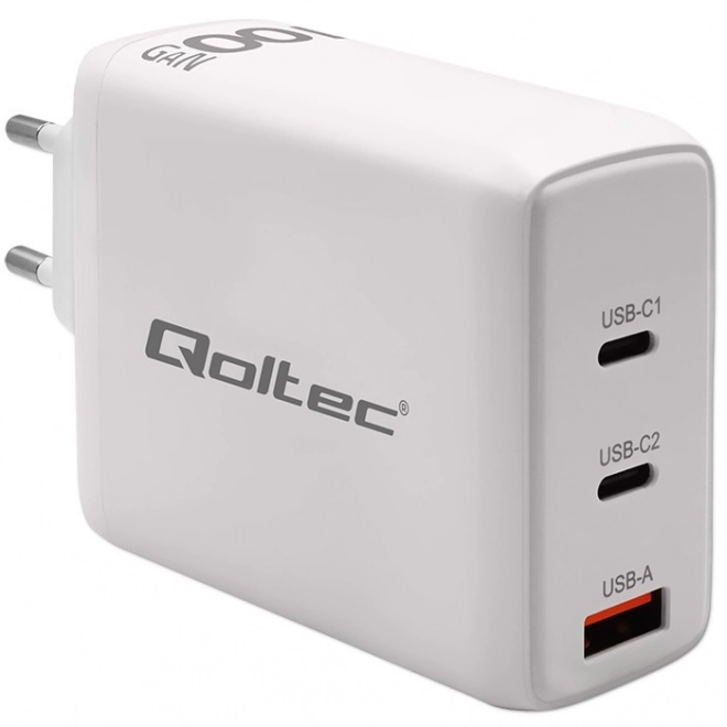 Rýchlonabíjačka 100W GaN s 2x USB-C PD a 1x USB QC 3.0 v bielej farbe