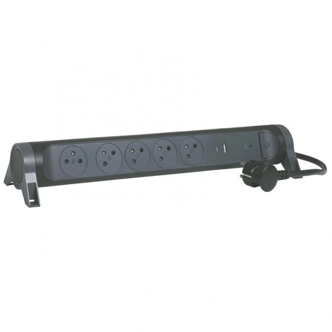 Praktický čierny predlžovací kábel s USB A/C portmi