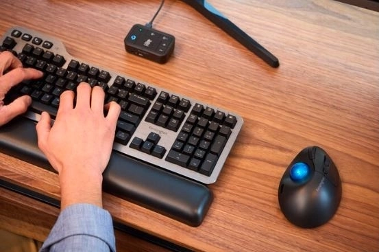 Ergonomický bezdrôtový trackball Pro Fit