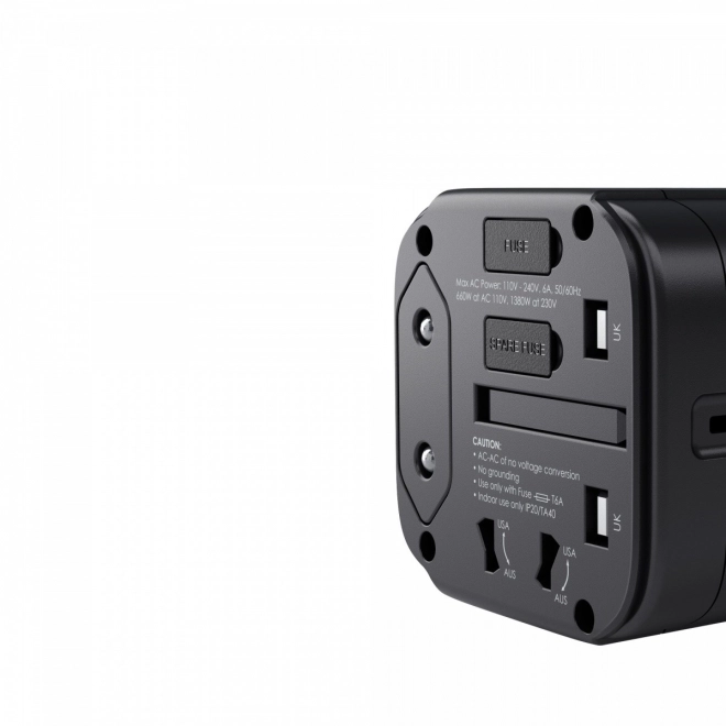 Univerzálny cestovný adaptér AUKEY s 2x USB A a 1x USB C