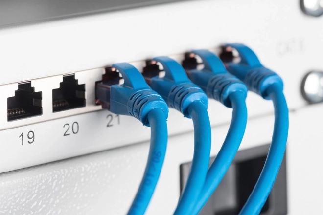 Patch panel 19" 24 portov kat.6 s káblovým držiakom, šedý