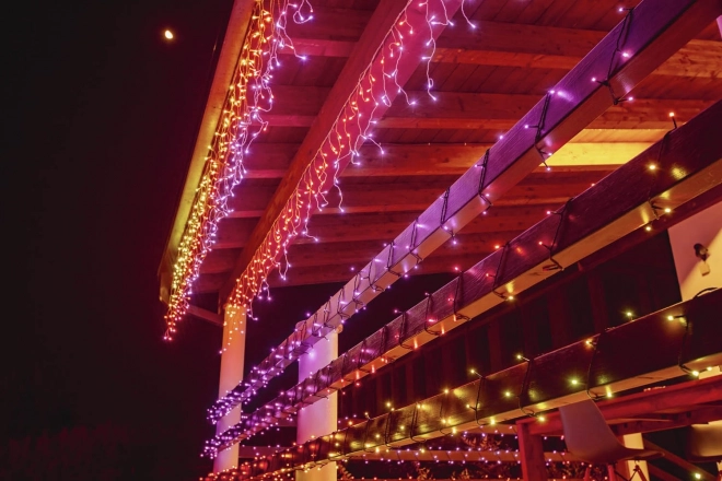 Inteligentné svetelné reťaze Twinkly Icicle 190 RGBW LED