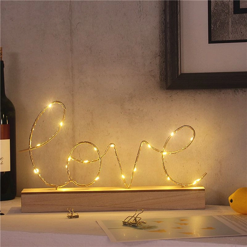 E-shop Stojaca dekorácia „LOVE“ s LED osvetlením