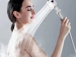 Úsporná 360° otočná sprchová hlavica s ventilátorom