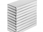 Silný neodýmový plochý magnet 17 × 4 × 2 mm