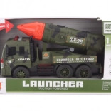 Vojenské auto s raketou na batérie